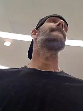 Hungwell1515: онлайн-секс-чат