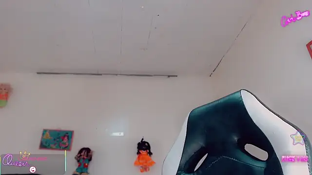 Oriana_braom: διαδικτυακό σόου στην κάμερα