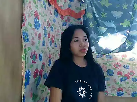 PinaySkinnyGirl Adlı Modelin Canlı XXX Sohbeti