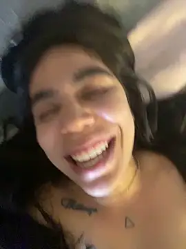 Cuteandhornyy live XXX chat