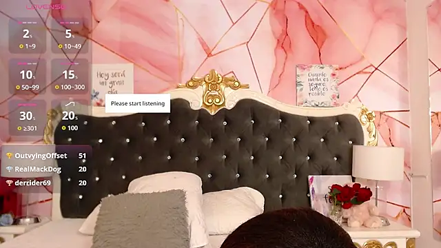 LindaBird live XXX chat