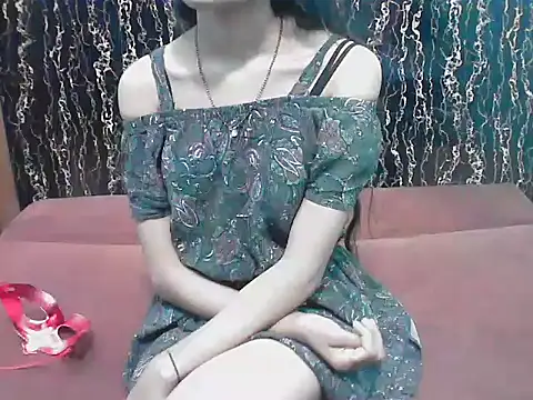 hello_baby01 Adlı Modelin Web Kamerası Şovu