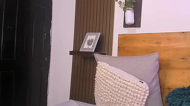 alara_jareme's Live XXX Chat