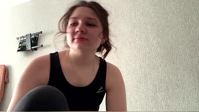 Emmiebutwihu 即時 XXX 聊天