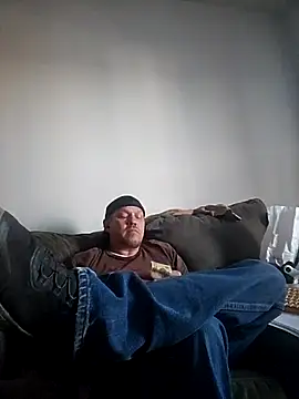 Pokazy przed kamerką – yourMasterisBored