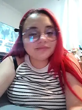 CURVY-HORNY's Live XXX Chat