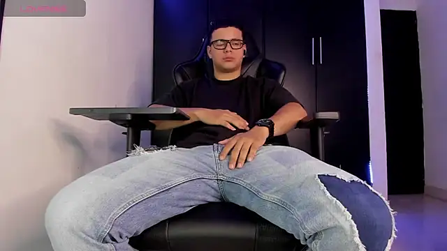 Chat +18 de Liam_Mateo ao vivo