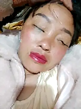 Minkine022 即時 XXX 聊天