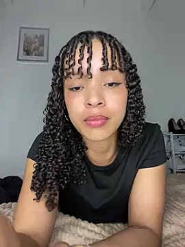 Yasmin777_ élő XXX-chatje