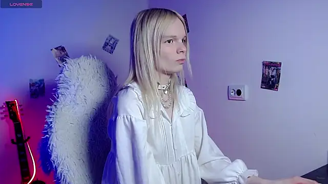 Emily_Nyaffee 现场XXX聊天