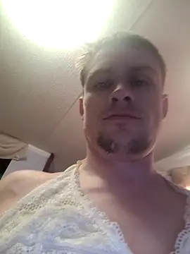 MaddyC6992 Show in webcam