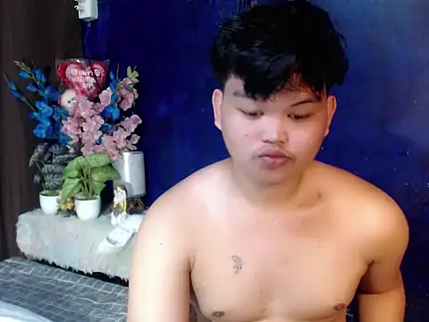 Rain_cum élő XXX-chatje