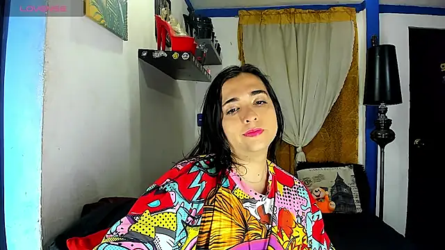 SARAMISHA élő XXX-chatje