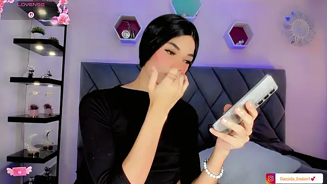 Amira_Ember élő XXX-chatje