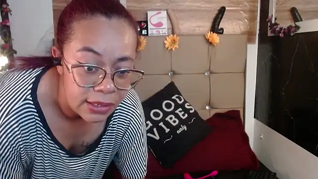 Chat +18 de MIA__SPENCER ao vivo