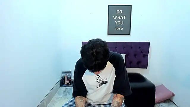 Chat +18 de TomBoy_Natali ao vivo