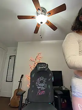 Czat XXX na żywo – babykalirose