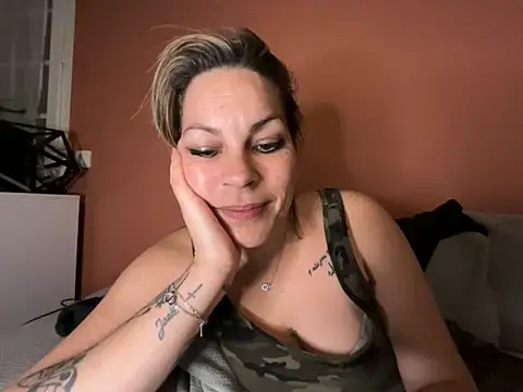 DarkEmy Chat XXX in diretta