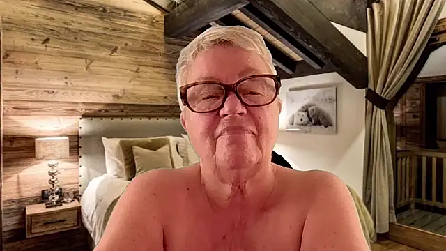 Mystery-Grandmother – Live XXX-chat