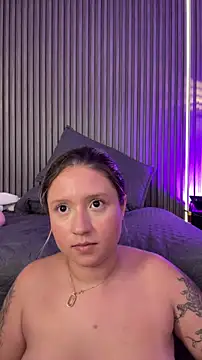 MiaPetit_ Adlı Modelin Canlı XXX Sohbeti