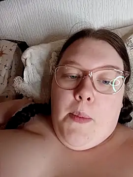 Sexycurvyemilyy Live XXX-Chat