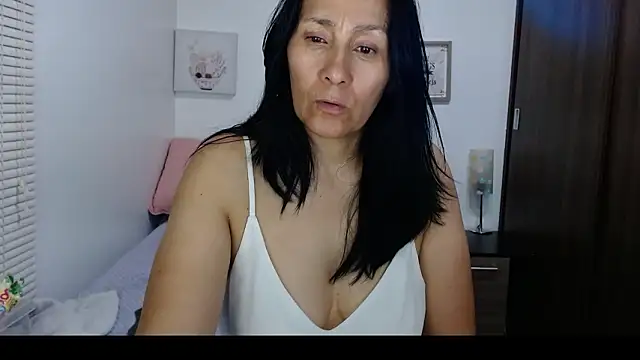 Maira_B's Live XXX Chat