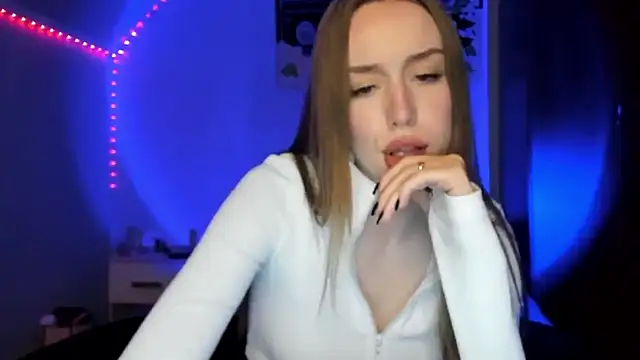 tinyglow's Live XXX Chat