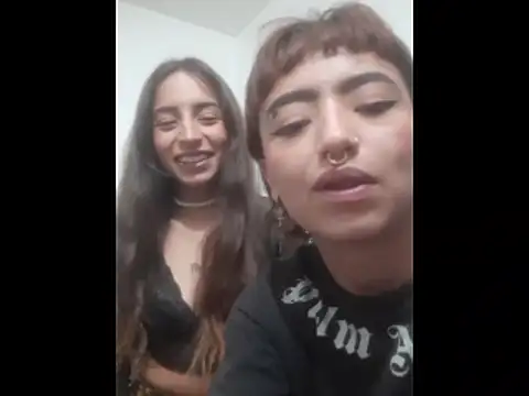 AlexxaAndRileyy's Live XXX Chat