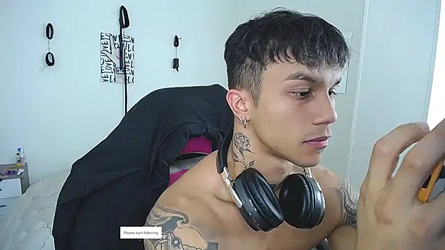 Leonard_Price – Live XXX-chat