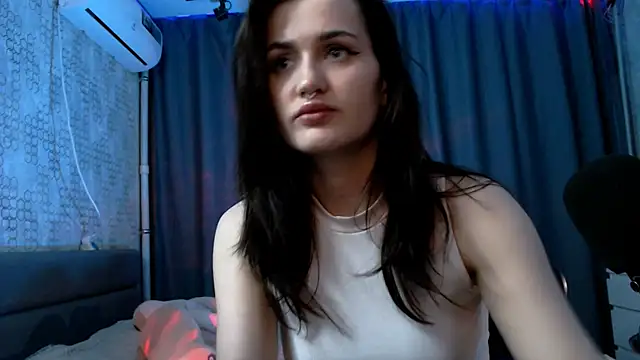 KiraYammy's Live XXX Chat