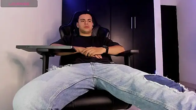 Liam_Mateo: онлайн-секс-чат