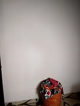 Chatroom XXX en direct de Simone_Miller