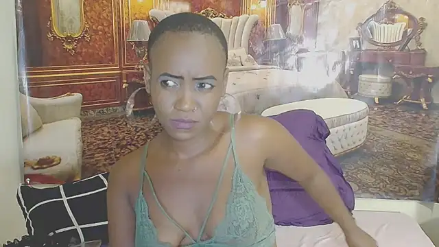 EbonyOlive69 Adlı Modelin Canlı XXX Sohbeti