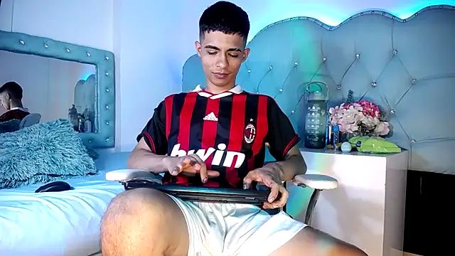 Apolo_Richards 即時 XXX 聊天