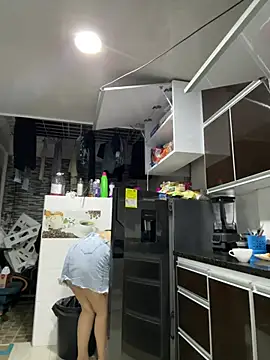 You-kitty2025 Adlı Modelin Canlı XXX Sohbeti