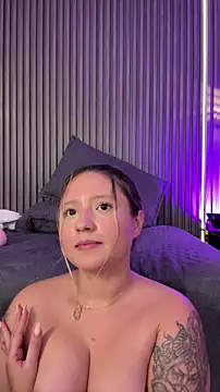 MiaPetit_ – Naživo XXX chat