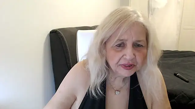 SusiLifeXXX: онлайн-секс-чат