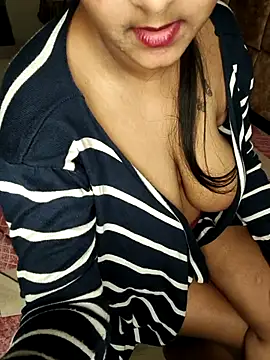 Richa_Sharma321 Webcam-Show