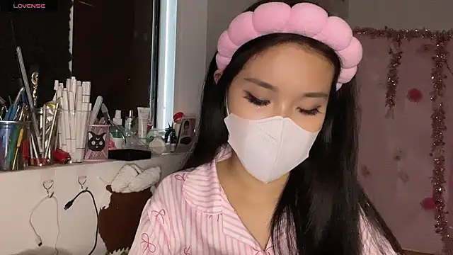 Tieu-May Adlı Modelin Canlı XXX Sohbeti