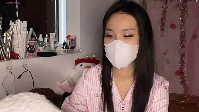 Chatroom XXX en direct de Tieu-May