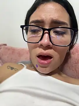 Mila_Morgan Chat XXX in diretta