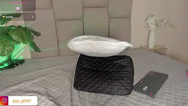 XXX chat uživo modela DaisyTaylor__