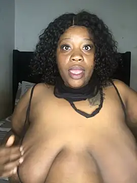 Chat +18 de BigJugsCandyxx ao vivo