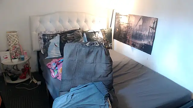 Show modela NinaDOM4CUM na web-kameri