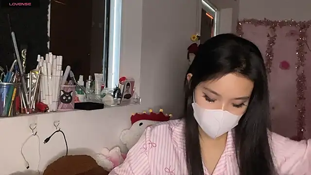 Tieu-May Chat XXX in diretta