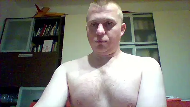 Matttthees Adlı Modelin Canlı XXX Sohbeti