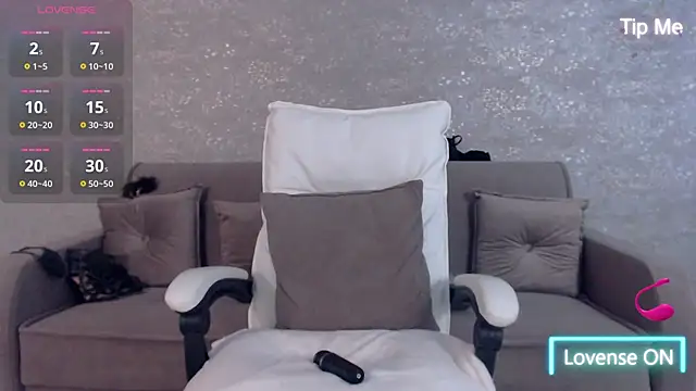 Chat +18 de LillySquirtShot ao vivo