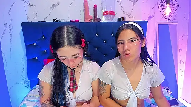 Dakotaa_Johnson Show in webcam