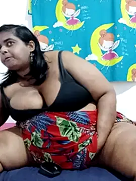 Онлайн чат XXX SusanaEshwar