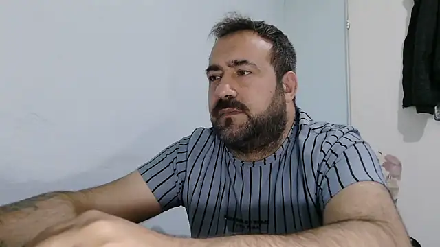 Chatroom XXX en direct de mio_jaks